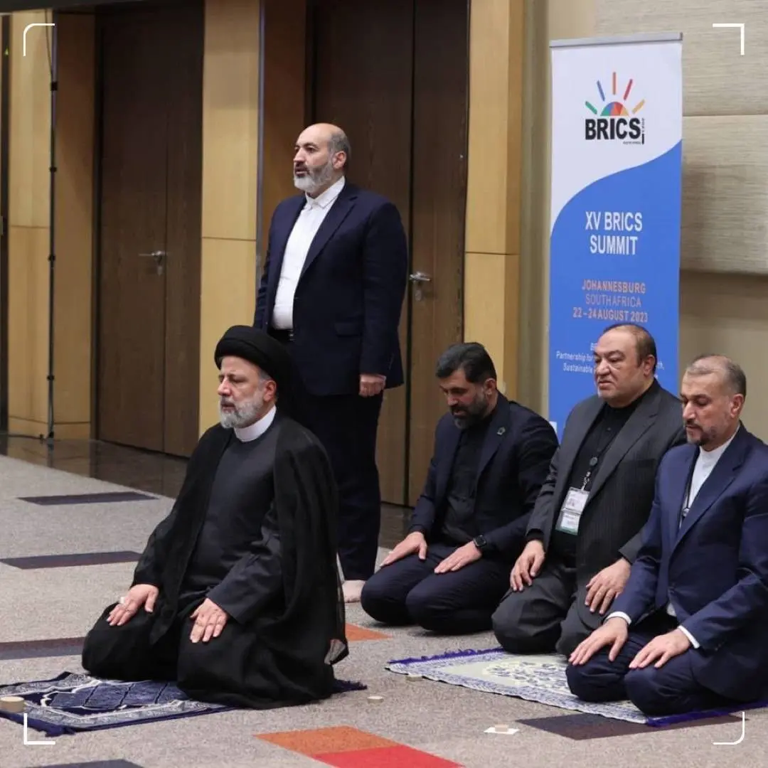 نمازخواندن هیات ایرانی در بریکس