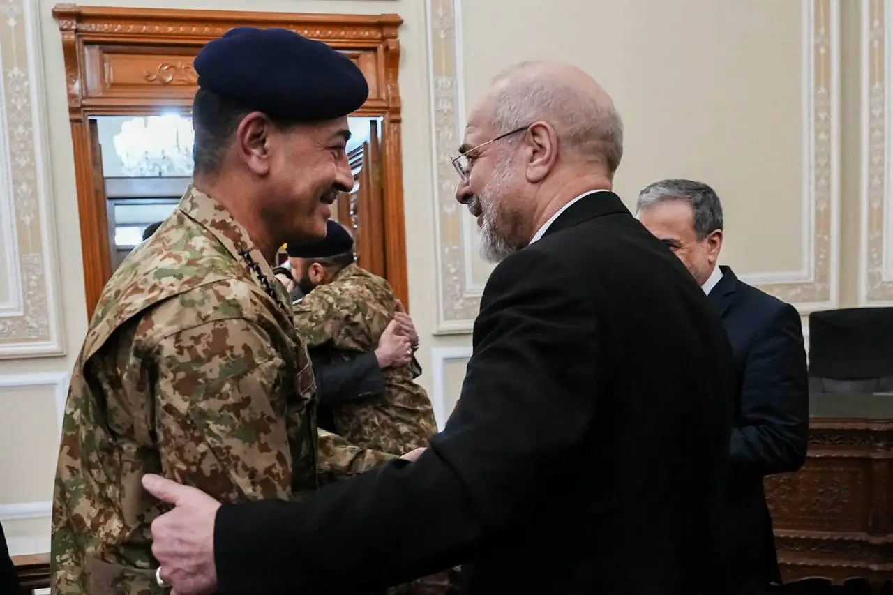 دیدار عاصم منیر و قالیباف