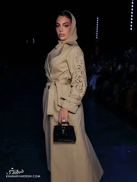 جورجینا مانتو روسری