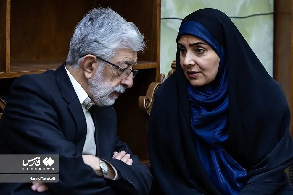 فرزانه صادق وزیر راه و شهرسازی .