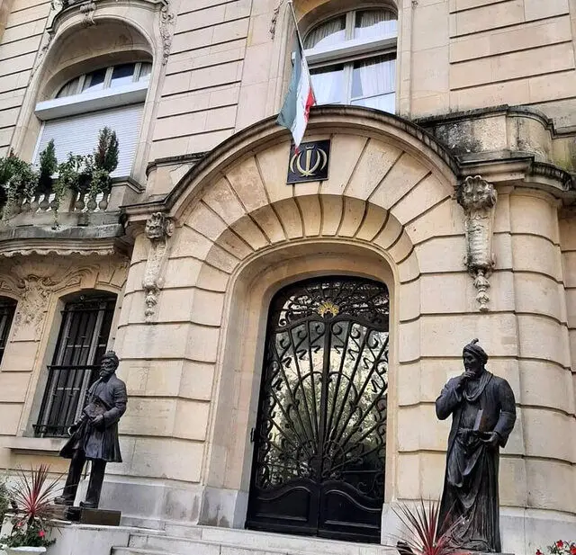 سفارت پاریس