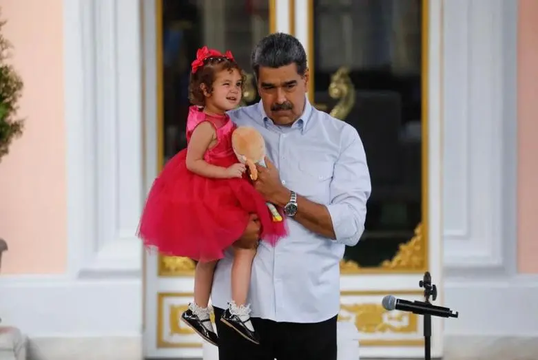 دختر مهاجر