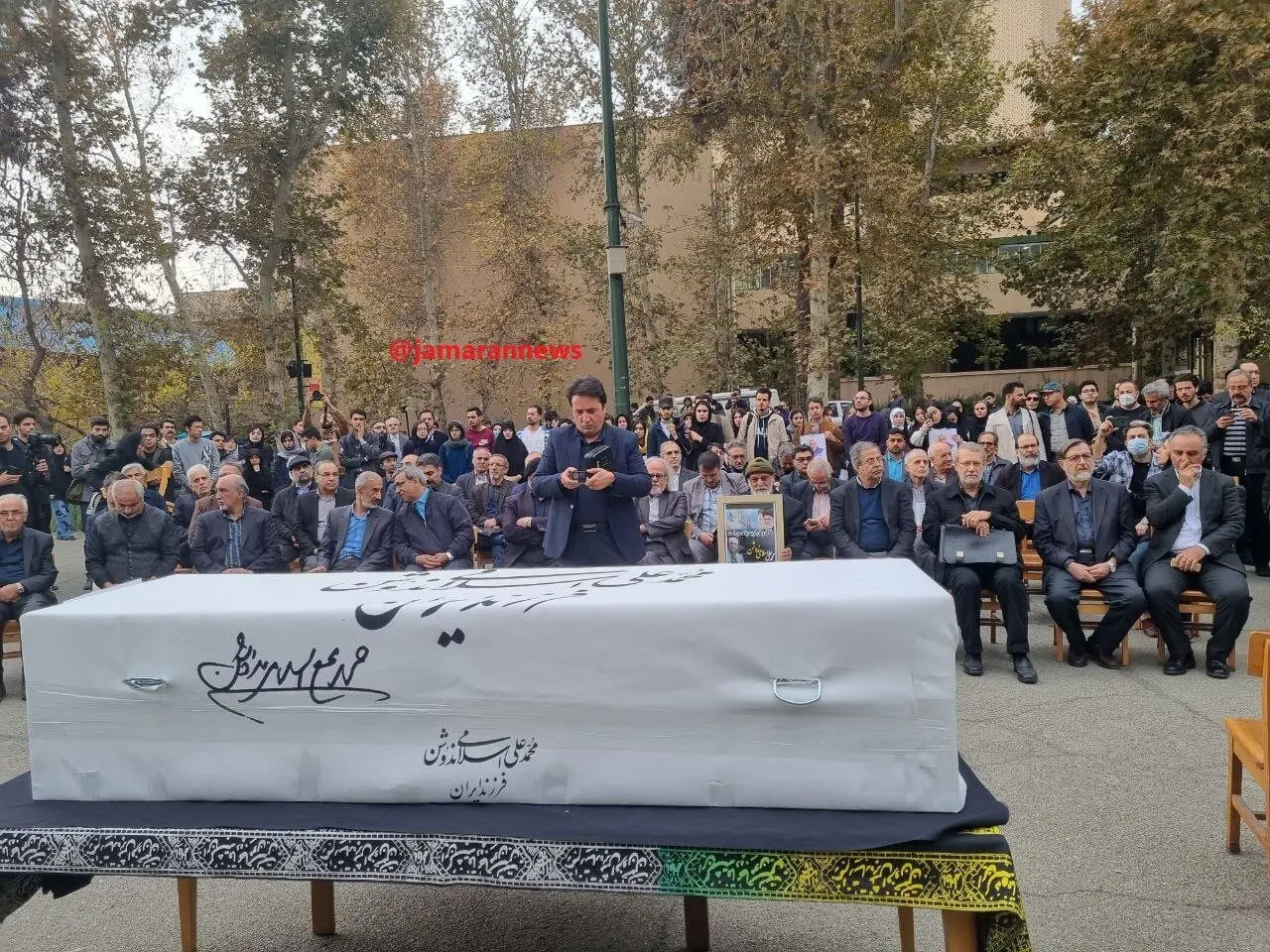 مراسم تدفین ندوشن لاریجانی فرزند شهید بهشتی