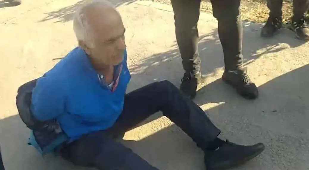  بهروز احسانی‌اسلاملو 