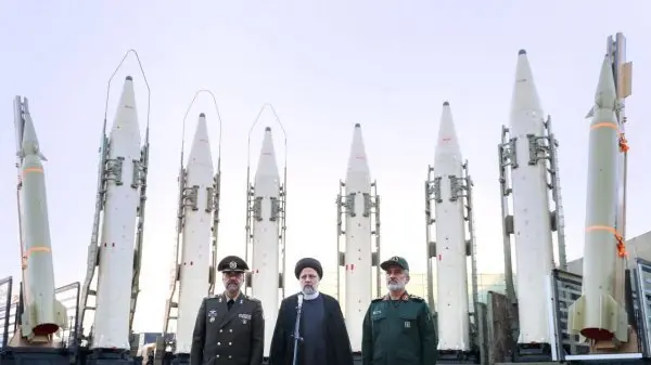رئیسی و موشک ایرانی