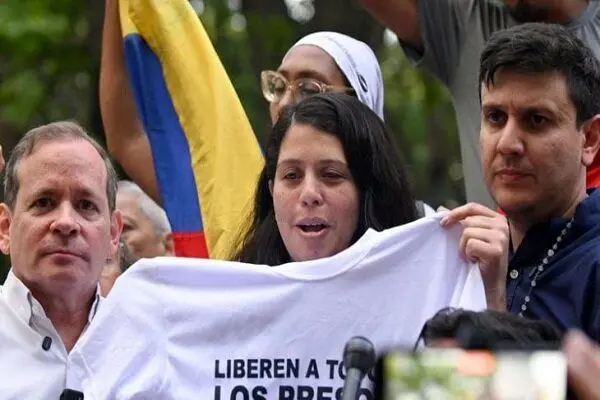 آزاد،بازداشت،نيم،ماه،ماچادو،پابلو،خوان،ونزوئلا،ژانويه،مشاور