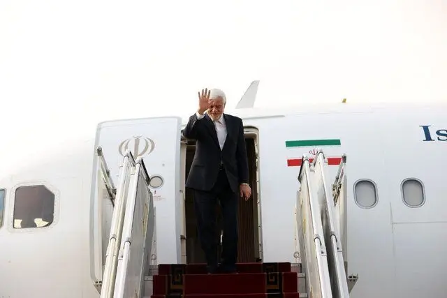 عارف به مشهد سفر کرد