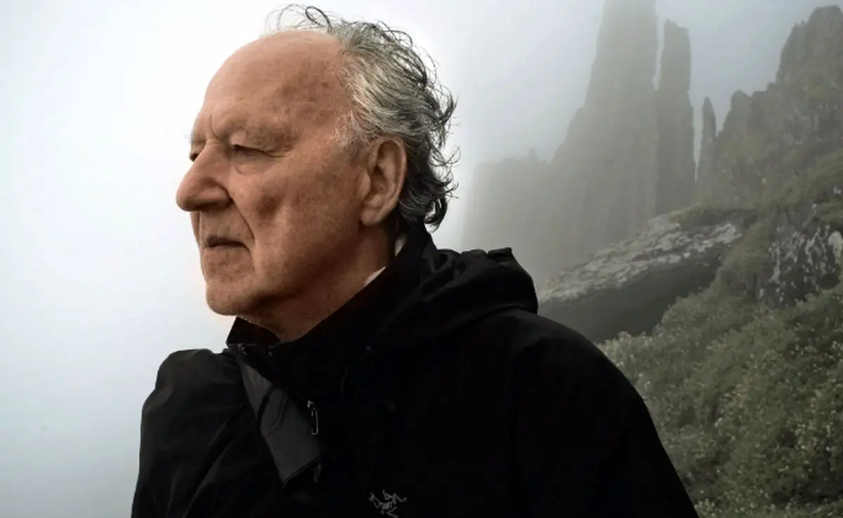 7 واقعیت عجیب و منحصربه ‌فرد درباره ورنر هرتسوگ؛ از هیپنوتیزم کردن مرغ تا خوردن کفش!