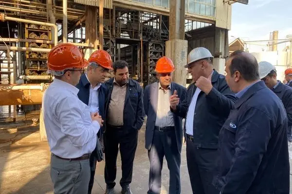  بازدید مهندس نجم‌الدین از پالایشگاه روغن‌سازی آبادان و پایانه صادراتی بندر امام (ره)
