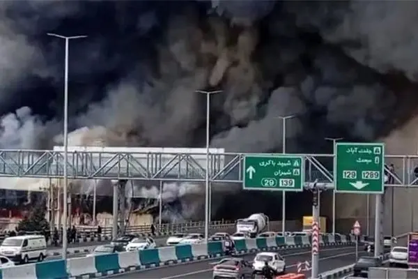 گزارش اعتماد از وضعیت بازار جنت‌آباد دو هفته پس از آتش‌سوزی / یک غرفه‌دار: شهردار اعلام کرده پولی نمی‌دهد و برویم از هر کسی مقصر است شکایت کنیم