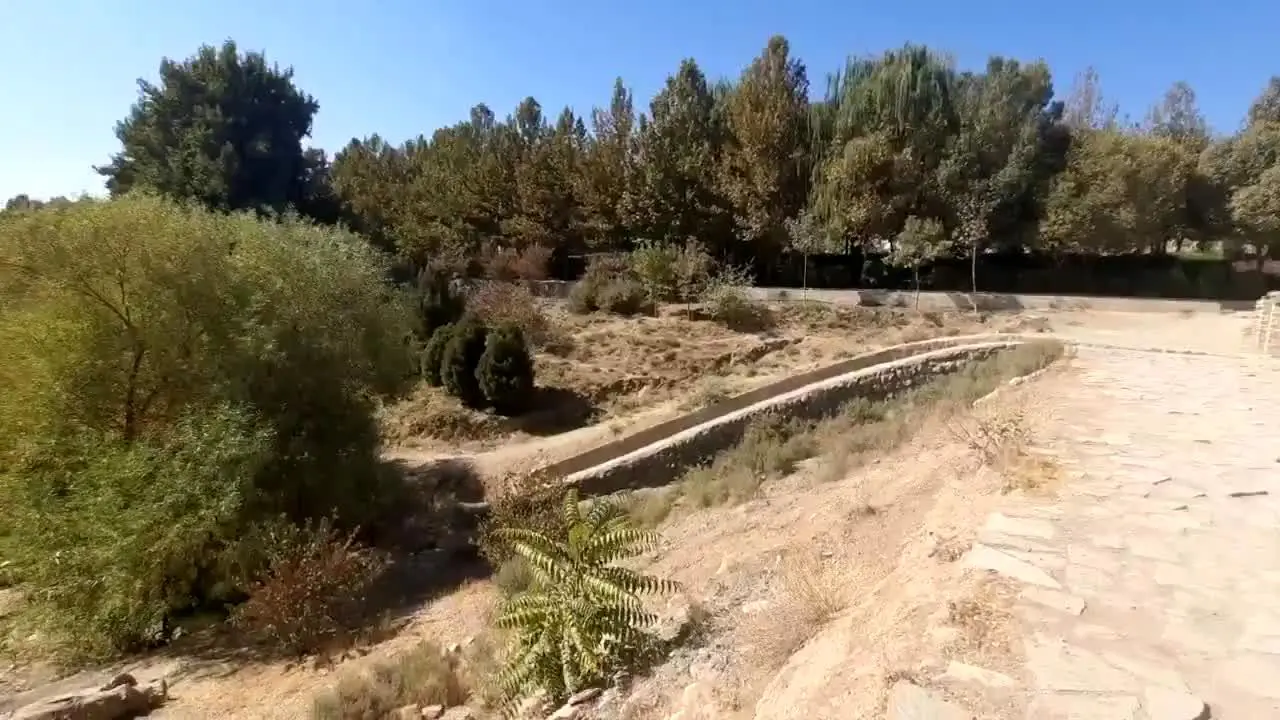 ببینید| خشکی کامل رودخانه‌های شمال کرج