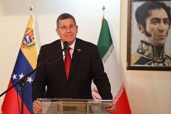 سفیر ونزوئلا درباره اخبار قطع روابط با ایران، چین و روسیه در صورت حمله نکردن آمریکا: هرگز نخواهیم پذیرفت که دولت خارجی سیاست داخلی یا خارجی ما را تعیین کند؛ اتحاد ما با پکن، مسکو و تهران راهبردی است