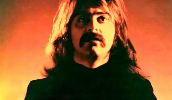 کوروش یغمایی در آستانه انتشار آخرین آلبومش از دنیای موسیقی خداحافظی کرد