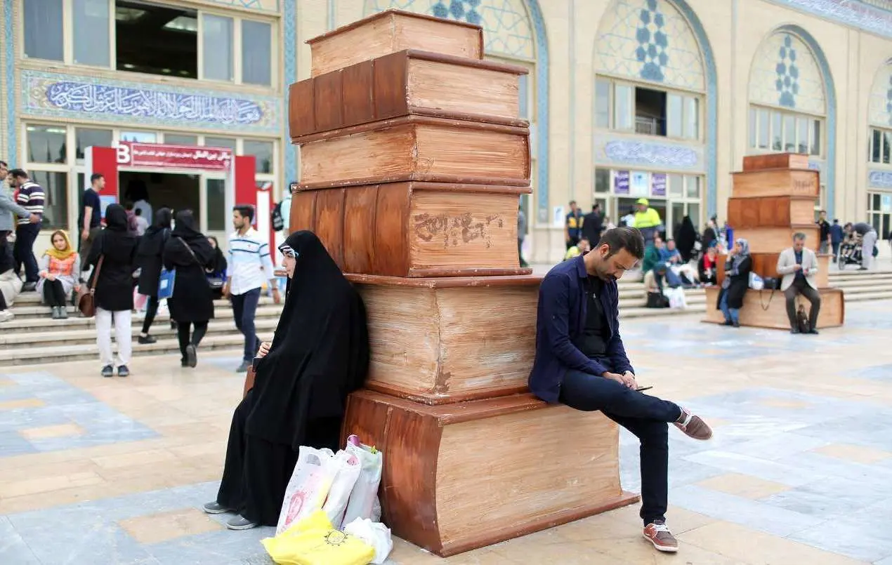 نماینده عمارات: جوانان ایرانی در نمایشگاه دنبال ویزا و اقامت هستند نه کتاب