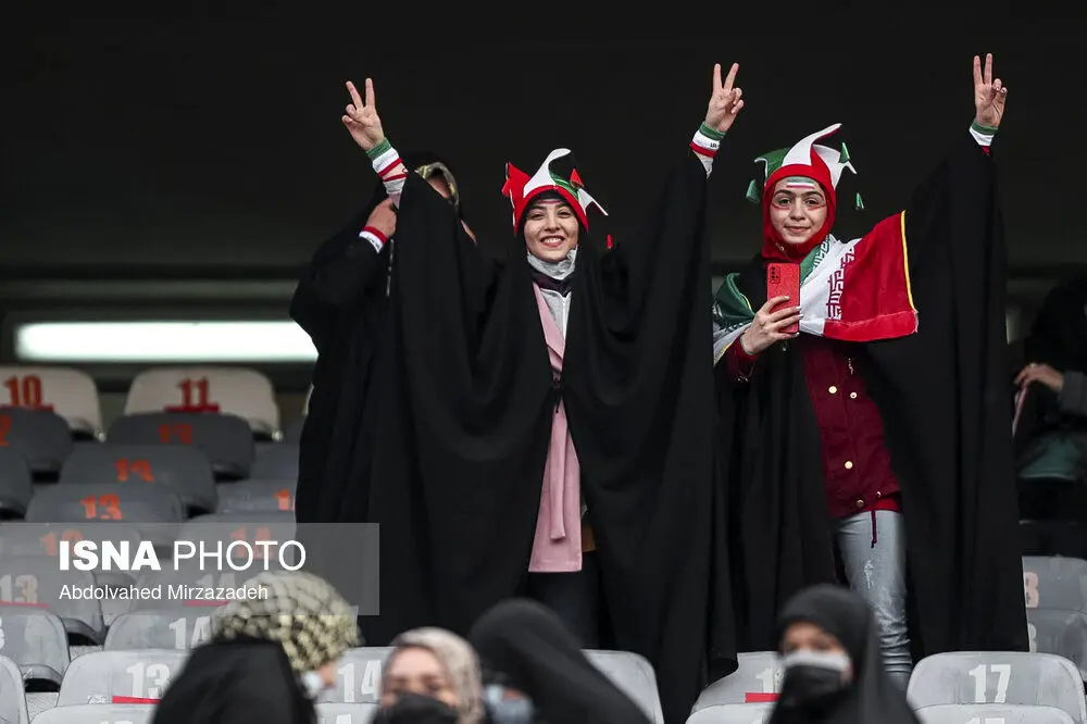  حضور زنان ایرانی در استادیوم آزادی