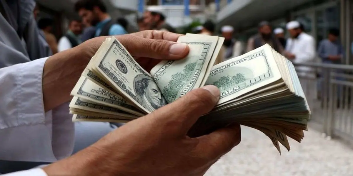 روزنامه همشهری: قیمت دلار در سبزه میدان «ادامه جنگ رسانه‌ای» و «اغتشاش» است