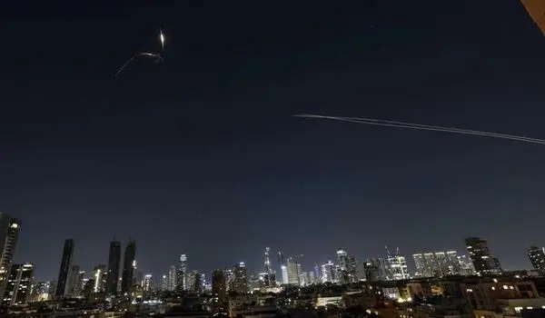 گزارش روزنامه اعتماد از وضعیت مردم پایتخت زیر بمباران اسرائیل و آمریکا / تهران خلوت شده است