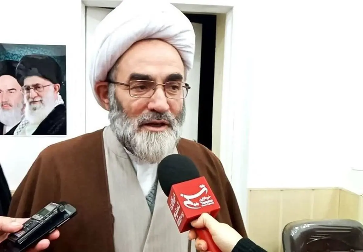 کاری که امروز رهبر انقلاب برای کشور می‌کند، پیامبر در زمان خود انجام می‌داد