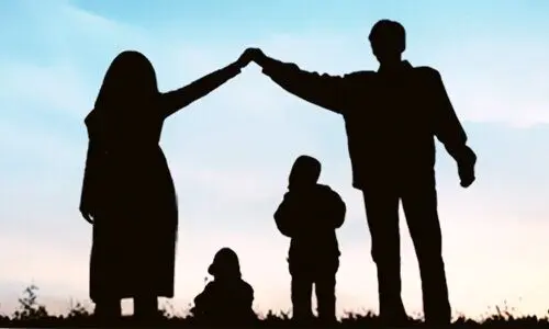 زنان و مردان ایرانی به داشتن بیش از سه فرزند تمایل دارند