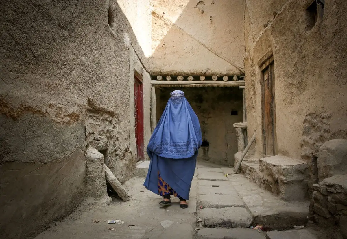 کار طالبان به منت گذاشتن بر سر زنان افغانستان رسید