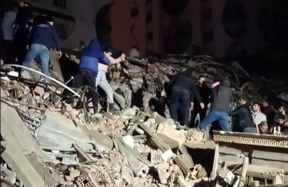 ببینید| تصاویر وحشتناک از زلزله ترکیه + ۳ ویدئو