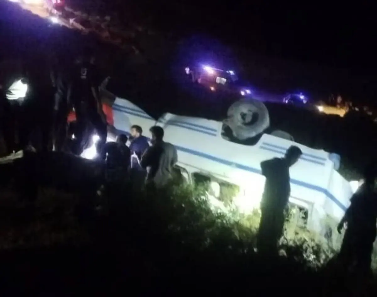 تصادف مرگبار مینی بوس در «گردنه چری» 6 فوتی 15 مصدوم بر جای گذاشت