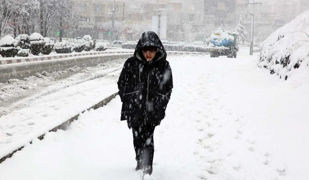برف مدرسه‌ها و امتحانات کردستان را تعطیل کرد