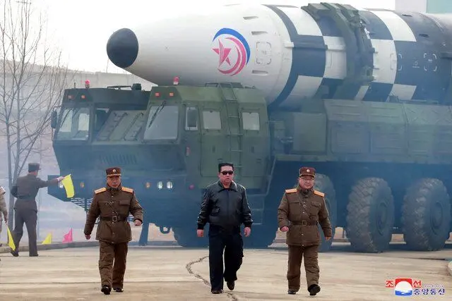 کیم جونگ اون پرتاب جدیدترین موشک کره شمالی را نظارت کرد