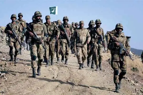 طالبان درگیری مرزی با نظامیان پاکستانی را تایید کرد