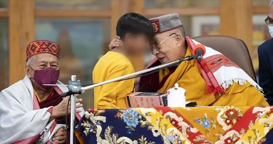 دالایی لاما یک پدوفیل و کودک‌آزار است