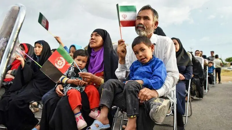 روزنامه کیهان هم به صف موافقان اخراج مهاجران افغانستانی پیوست