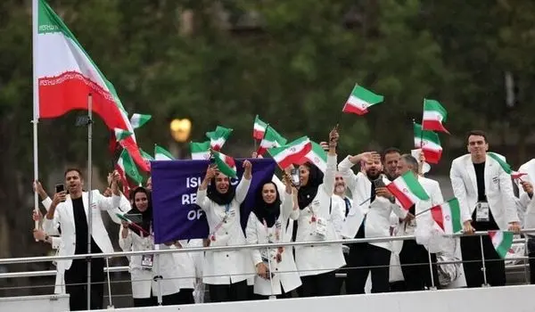 رژه کاروان ایران در افتتاحیه المپیک پاریس + تصاویر