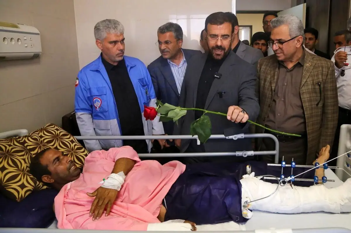 استاندار فارس: با مقصران حادثه واژگونی اتوبوس برخورد می‌شود