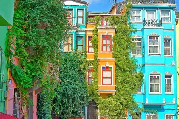 بالات استانبول دنیای خانه‌های رنگی در استانبول
