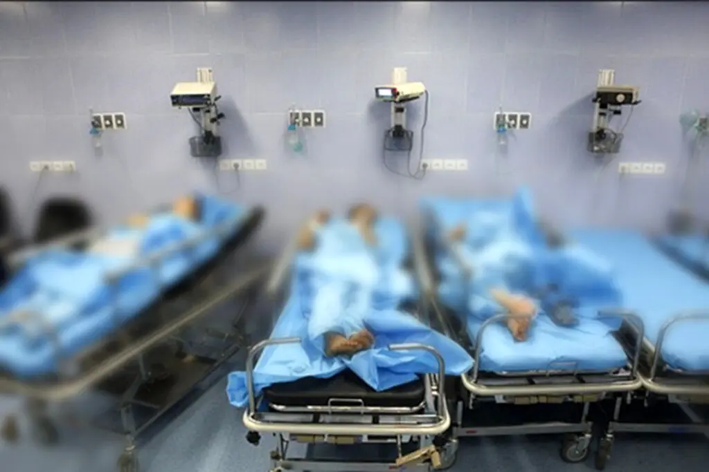 ادامه مسمومیت سریالی دانش آموزان؛ ۱۵ دانش‌آموز دیگر از سه مدرسه قم روانه بیمارستان شدند