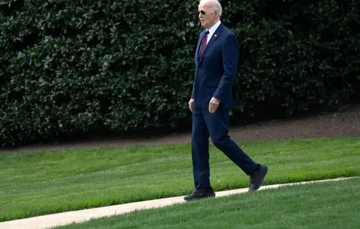 طراحی کفش جدید برای رئیس‌جمهور آمریکا؛ بایدن دیگر «سکندری» نمی‌خورد+عکس