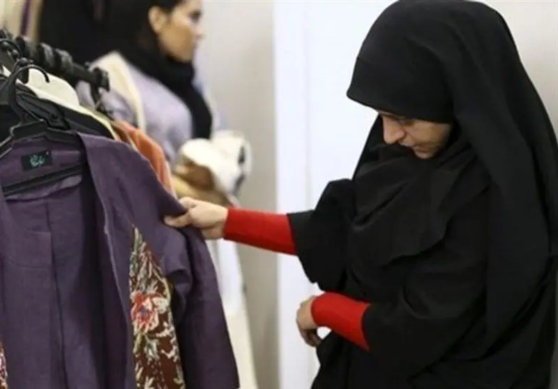 نظر مراجع تقلید درمورد حجاب با پوشش رنگی برای خانم‌ها