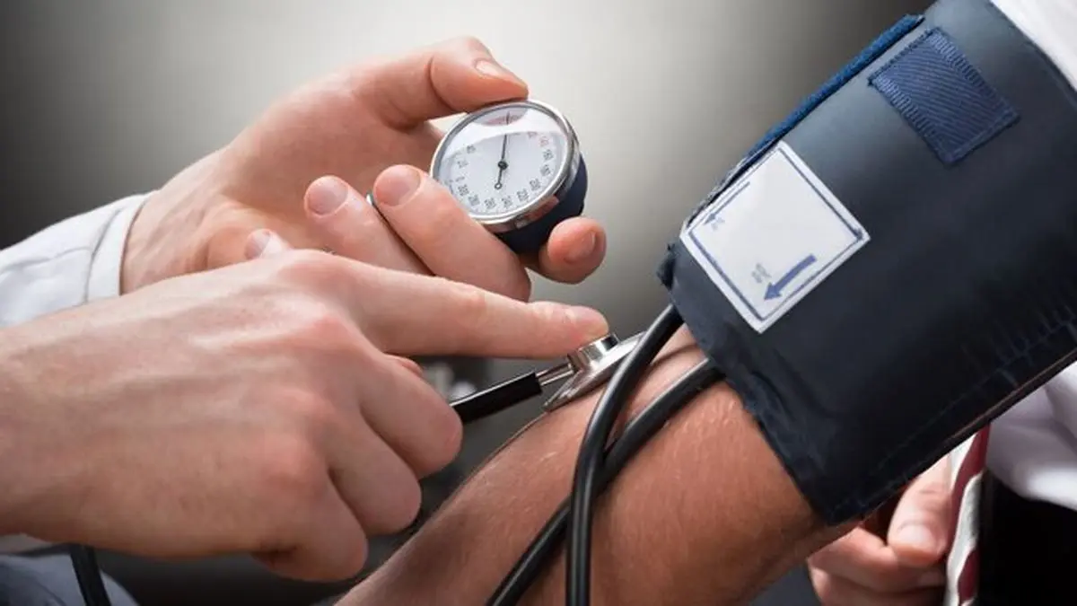 اگر زیاد از دستگاه فشار خون استفاده می‌کنید، در این مطلب با خطرات آن آشنا شوید