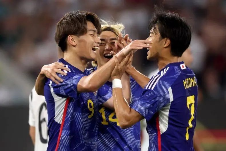 ژاپن کارتون فوتبالیست‌ها را ساخت، آن را به واقعیت تبدیل کرد و ما فقط نگاه کردیم!