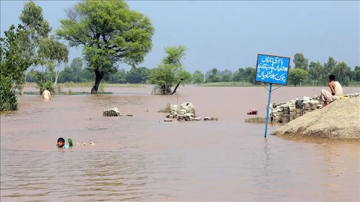 جانباختگان سیل پاکستان به حدود 900 تن رسید/ بیش از یک میلیون نفر آواره شدند