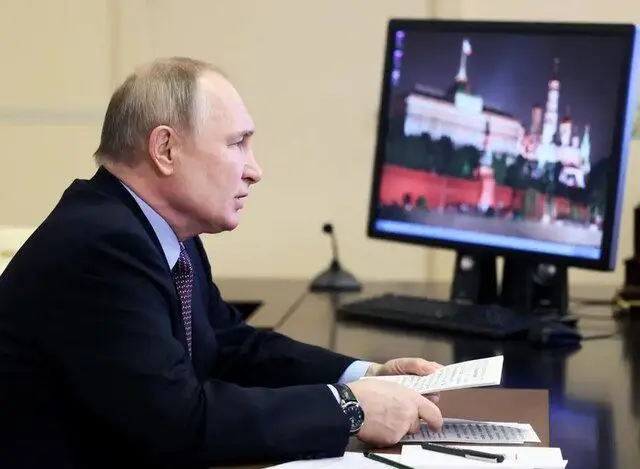 پوتین به دلیل ترس از جاسوسی حاضر به استفاده از اینترنت نیست!