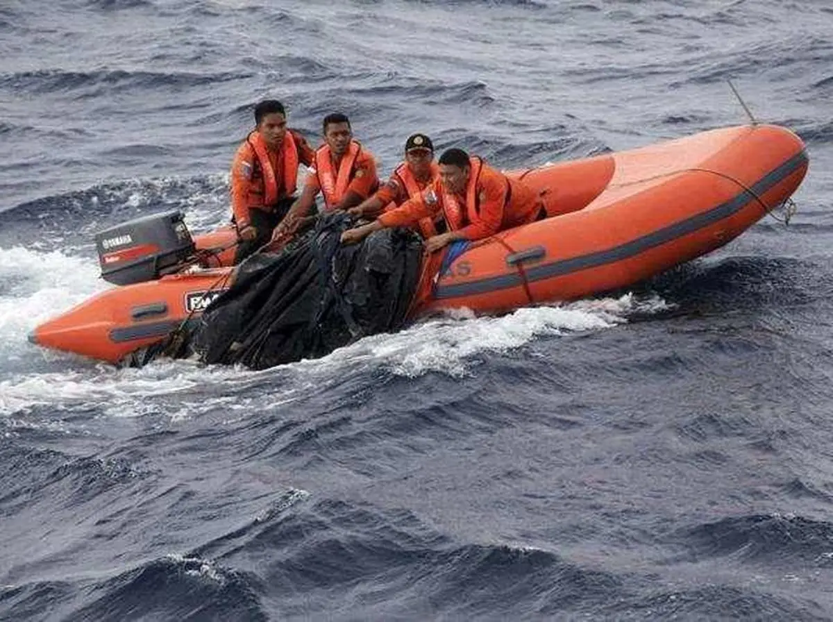 کشته شدن دستکم 15 نفر بر اثر غرق شدن یک قایق در اندونزی