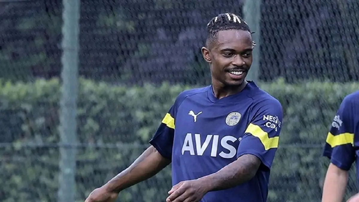 بازیکن برزیلی مدنظر استقلال را بیشتر بشناسید