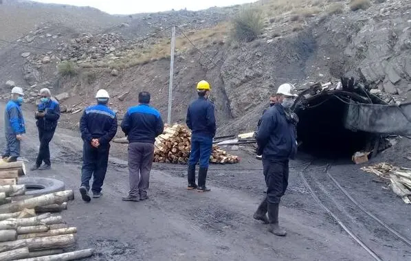 وزیر صمت از محل حادثه معدن در دامغان بازدید کرد