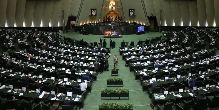 بررسی گزارش کمیسیون قضایی درباره لایحه یک فوریتی حجاب در صحن علنی مجلس