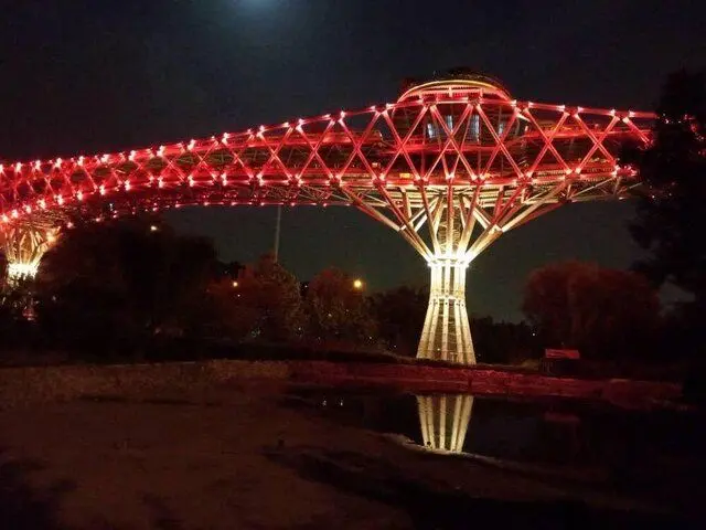 «پل طبیعت» قرمز می‌شود