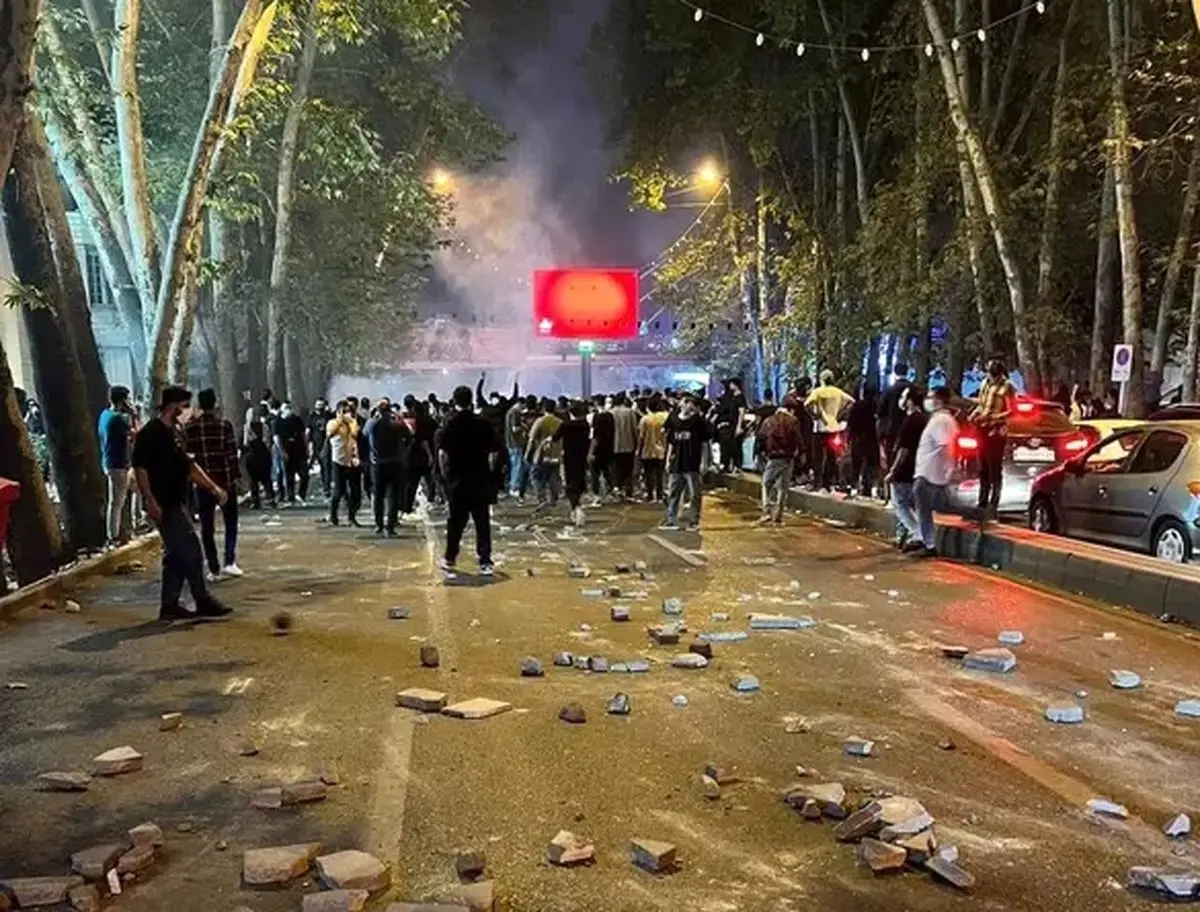 هیچ فردی در تجمعات دیروز ( ۱۰ مهر ۱۴۰۱) تهران کشته نشده