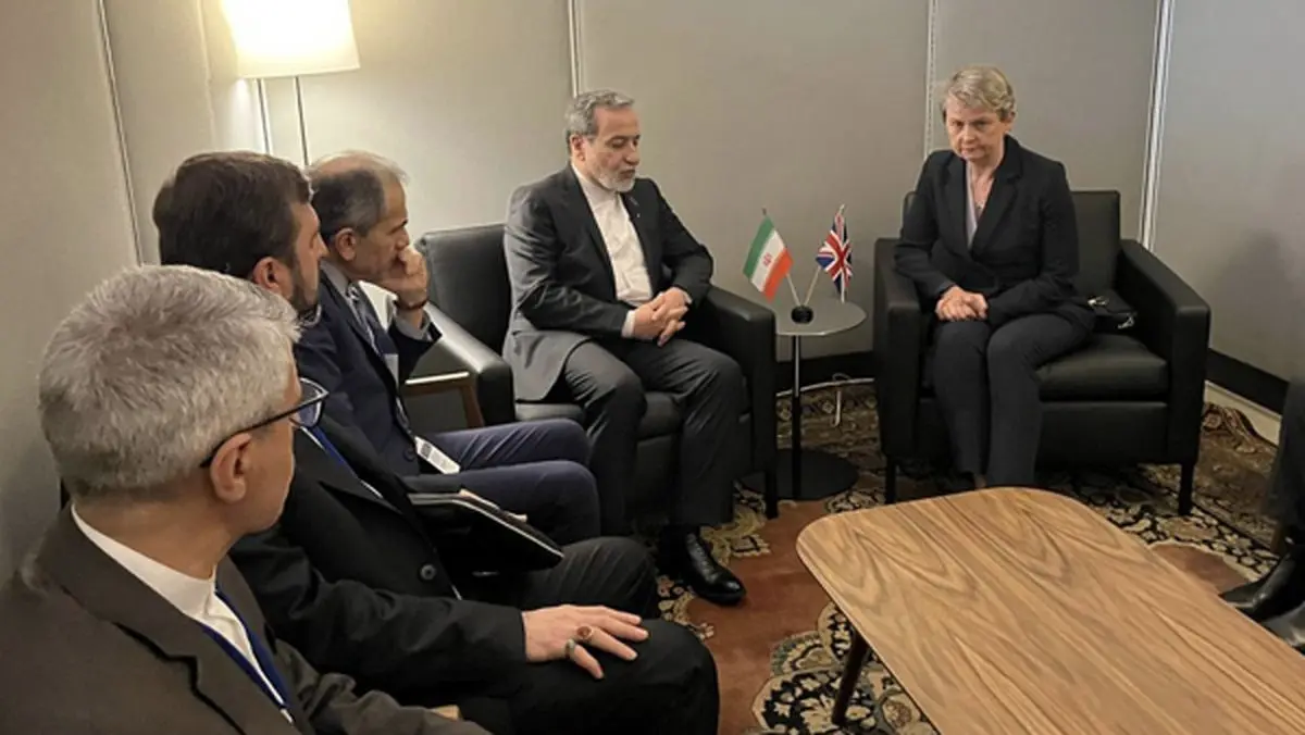عراقچی در دیدار با وزیر خارجه انگلیس: تصمیم ۳ کشور اروپایی برای فعال‌سازی اسنپ‌بک، در مسیر قلدری و قانون‌شکنی است