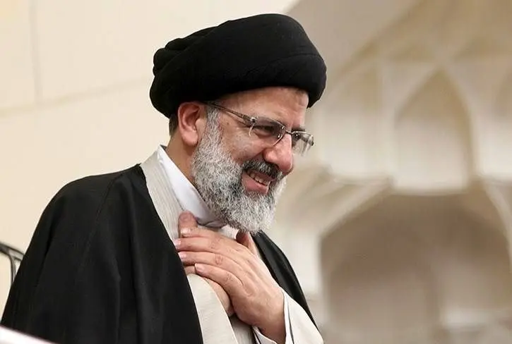 تصویر| اولین عکس از رئیسی در جمع عزاداران حسینی در مصلای نماز جمعه دانشگاه تهران