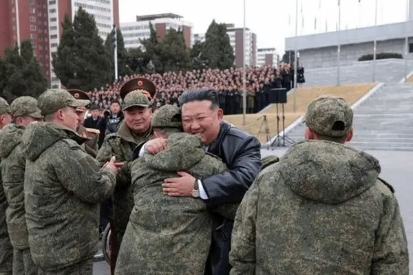 استقبال رهبر کره شمالی از افسران ارتش که در جنگ روسیه و اوکراین حضور داشتند